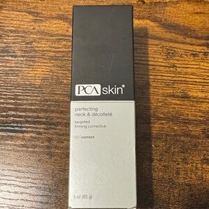 PCA Skin Perfecting Neck & Décolleté Cream — Black & Silver